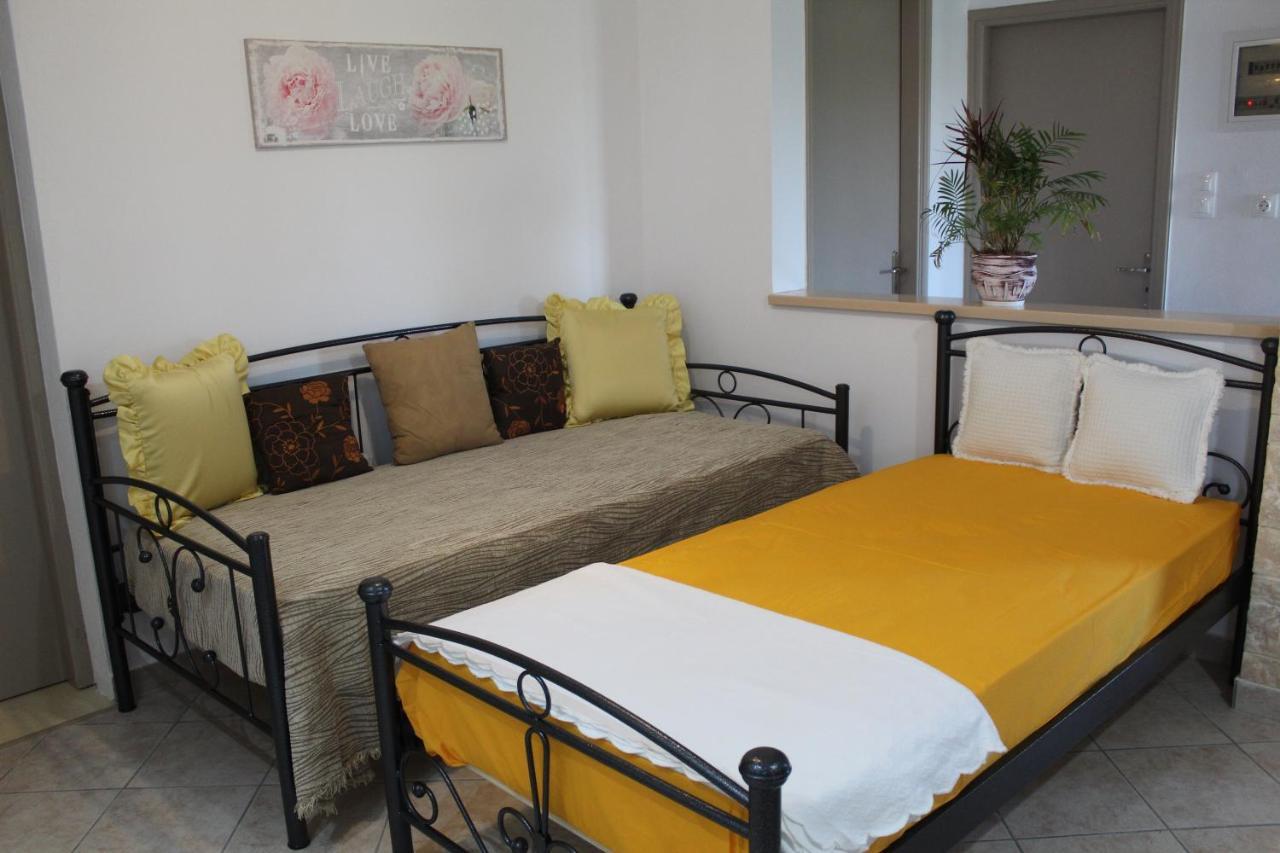 Vakis Apartments 5 Romanon Экстерьер фото